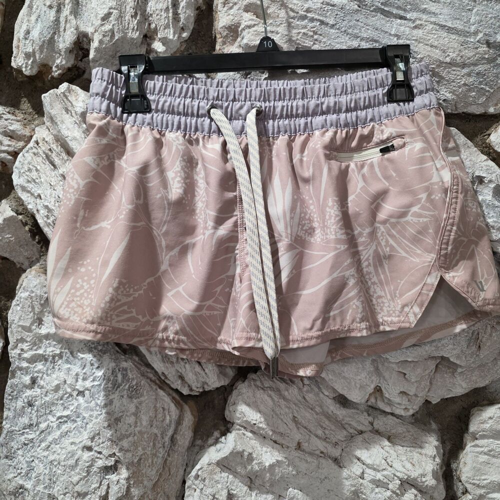 Vuori Clementine Shorts 2.0 Cream Salt Rainforest Lined VW304 Women's Size S